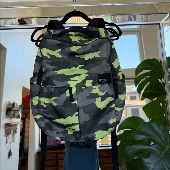 NWT - Lululemon Everyday Backpack 2.0 23L Heritage 365 Camo Green - Picture 4 of 15